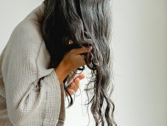 4 steps to prevent dry and frizzy hair